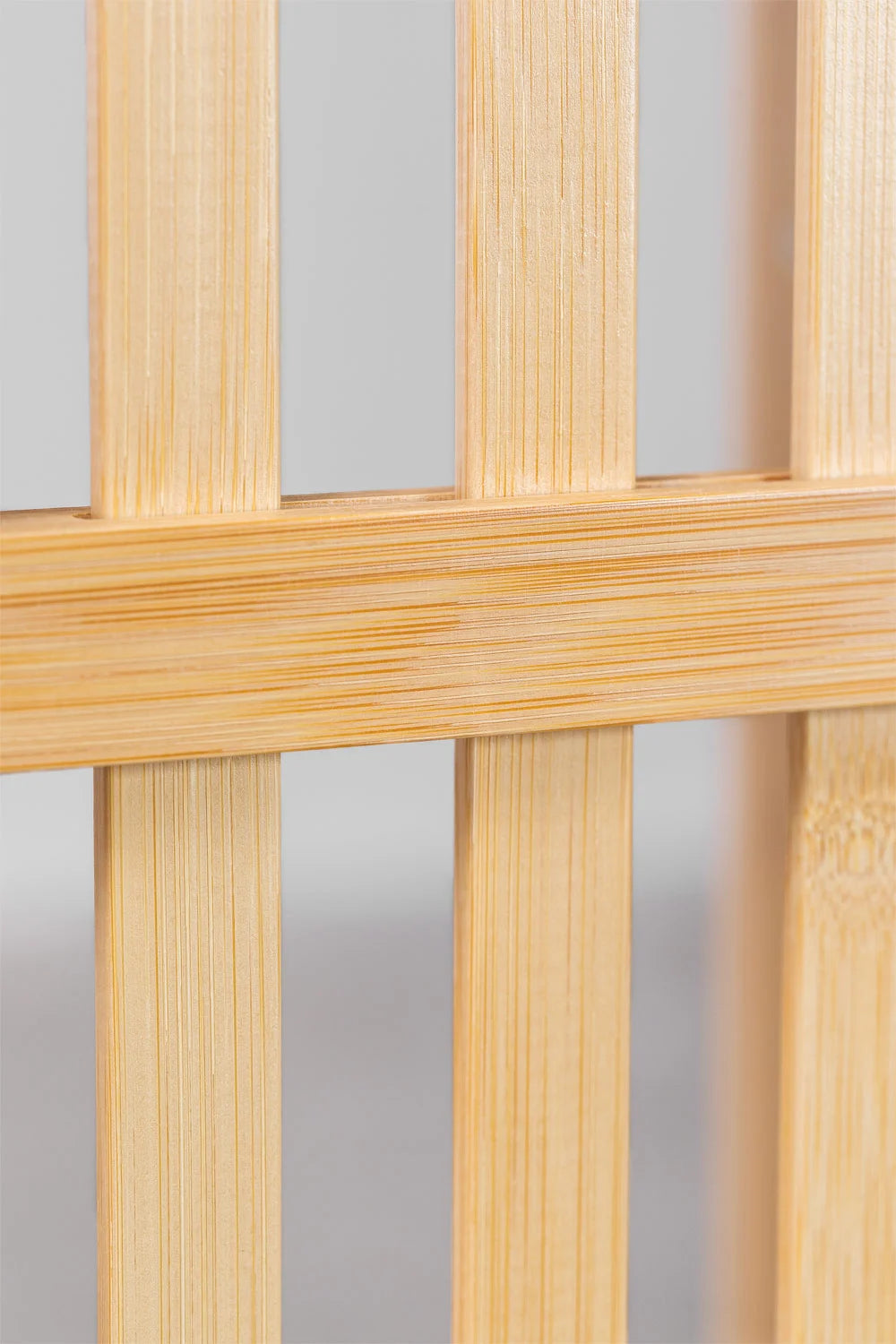 Armoire Ouverte en Bambou