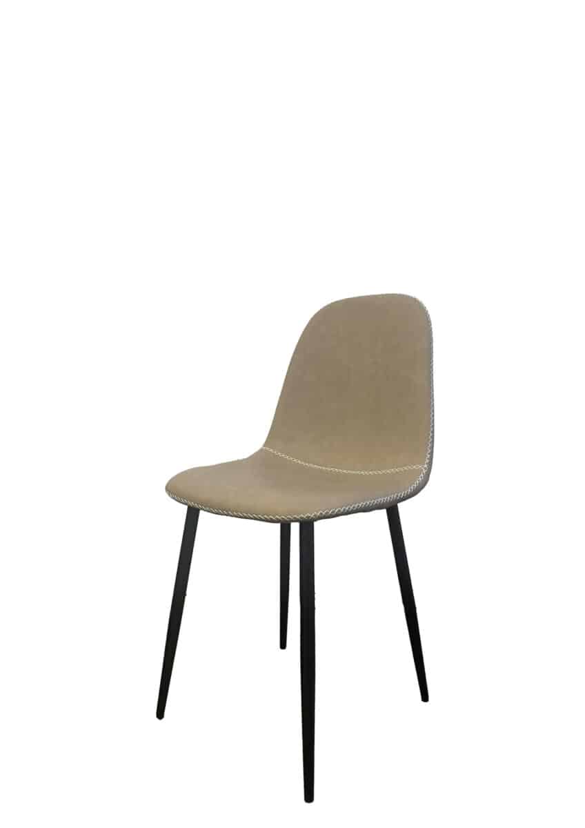 chaises scandinave avec couture décoratif en simili cuir marron