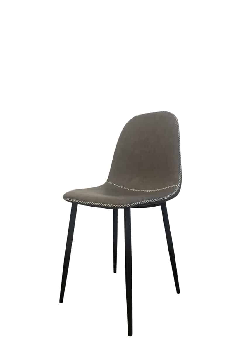 chaises scandinave avec couture décoratif en simili cuir marron