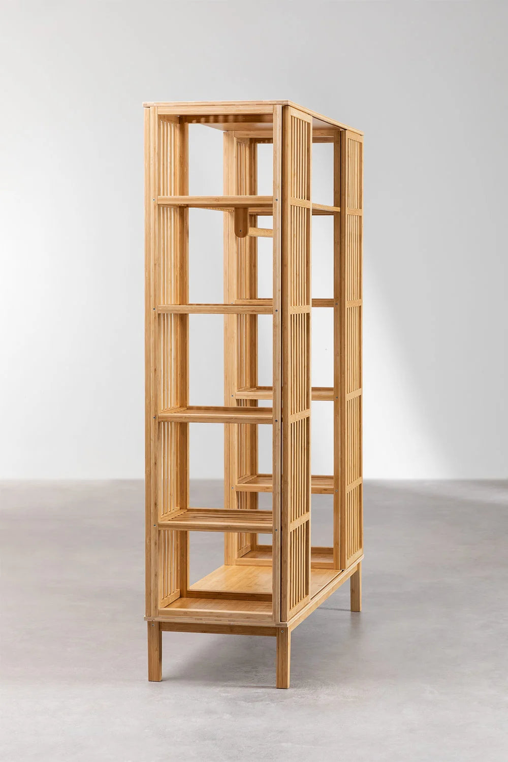 Armoire Ouverte en Bambou