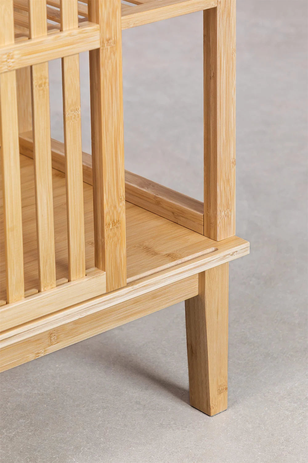 Armoire Ouverte en Bambou